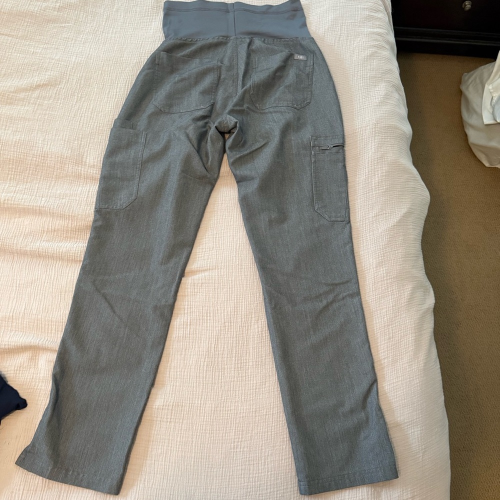Figs maternity scrub pants